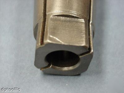 Universal acura-tap positive drive 9/16 hand tap collet