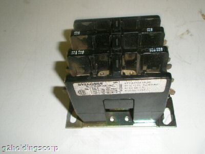 Sylvania 3 pole-open type contactor model# 8410DPA33V02