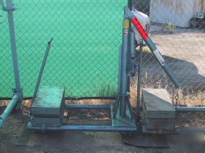500# ruger counterweighted crane 