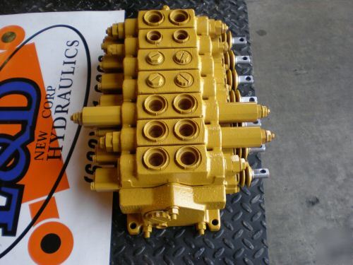 Caterpillar main hydraulic valve-416 c backhoe loader