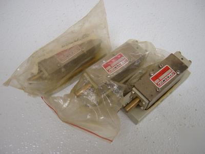 Lot of three (3) dynamco micro switch air valve pmho